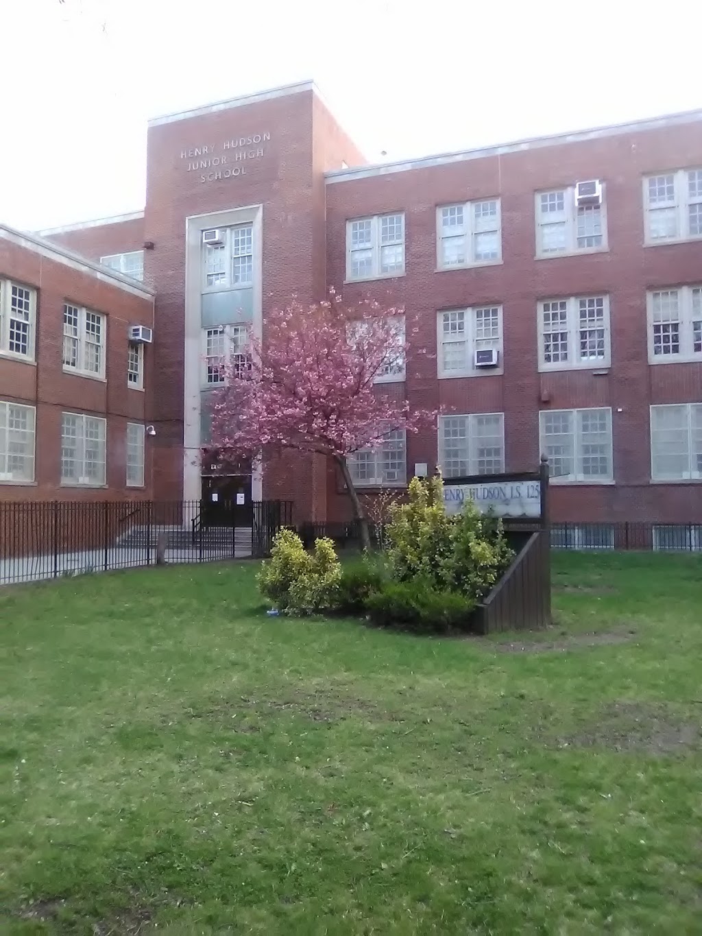 jhs 125 henry hudson school | 1111 Pugsley Ave # 119, Bronx, NY 10472, USA | Phone: (718) 822-5186