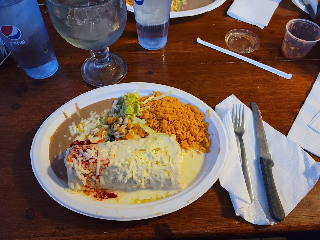 El Sombrero | 215 W Main St, Mascoutah, IL 62258, USA | Phone: (618) 566-7281