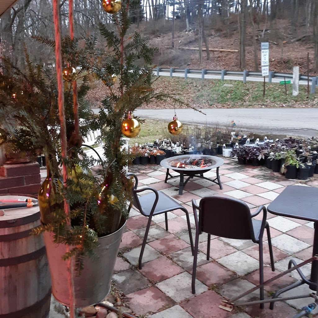 Raccoon Creek Winery at Kramers Greenhouse | 1905 Steubenville Pike, Burgettstown, PA 15021, USA | Phone: (724) 899-3344