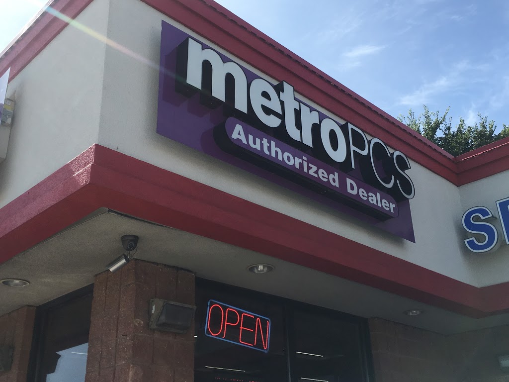 Metro by T-Mobile | 27135 Van Dyke Ave, Warren, MI 48093, USA | Phone: (586) 393-6900