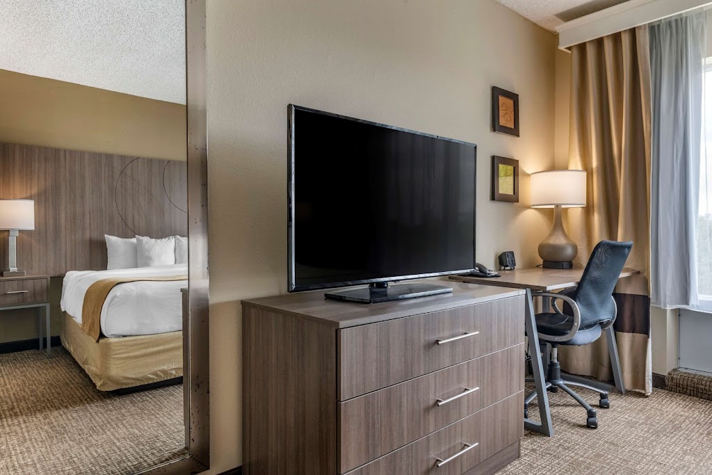 Comfort Suites Sawgrass | 8301-A W Commercial Blvd, Tamarac, FL 33351, USA | Phone: (954) 343-1322