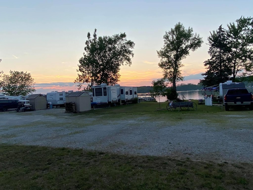 Davis Lakeside Campground | 7209 E Harrold Rd, Churubusco, IN 46723, USA | Phone: (260) 602-9414