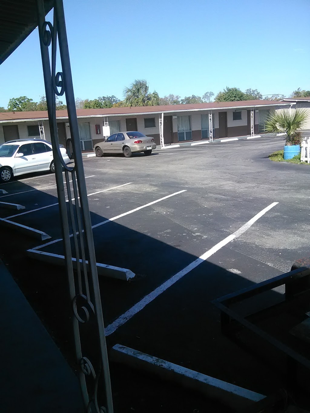 Sands Motel | 2400 S Orange Blossom Trl, Orlando, FL 32805, USA | Phone: (407) 841-3830