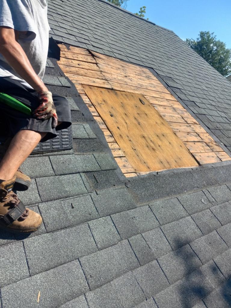Pierre Roofing Service | 1004 Gateway Dr, Chaska, MN 55318, USA | Phone: (952) 260-3963