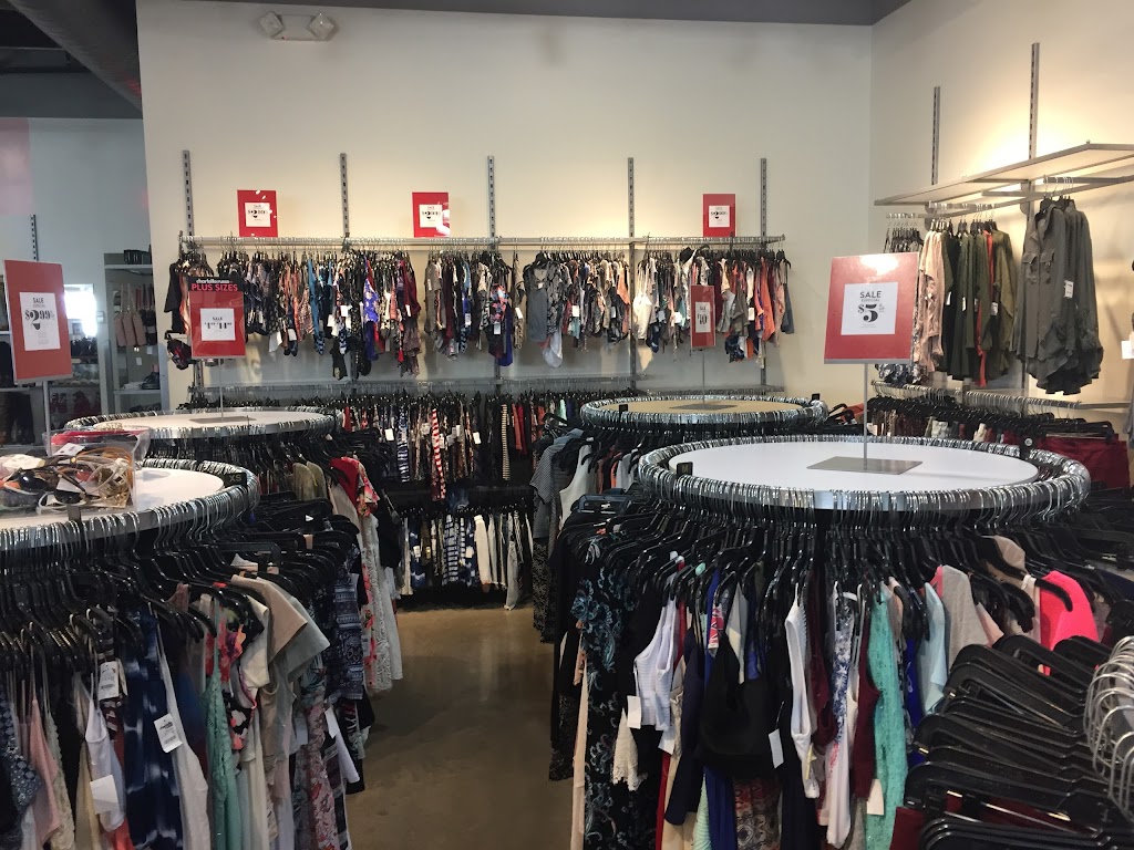 Charlotte Russe | 2950 I-20 Unit 812, Grand Prairie, TX 75052, USA | Phone: (972) 602-6957