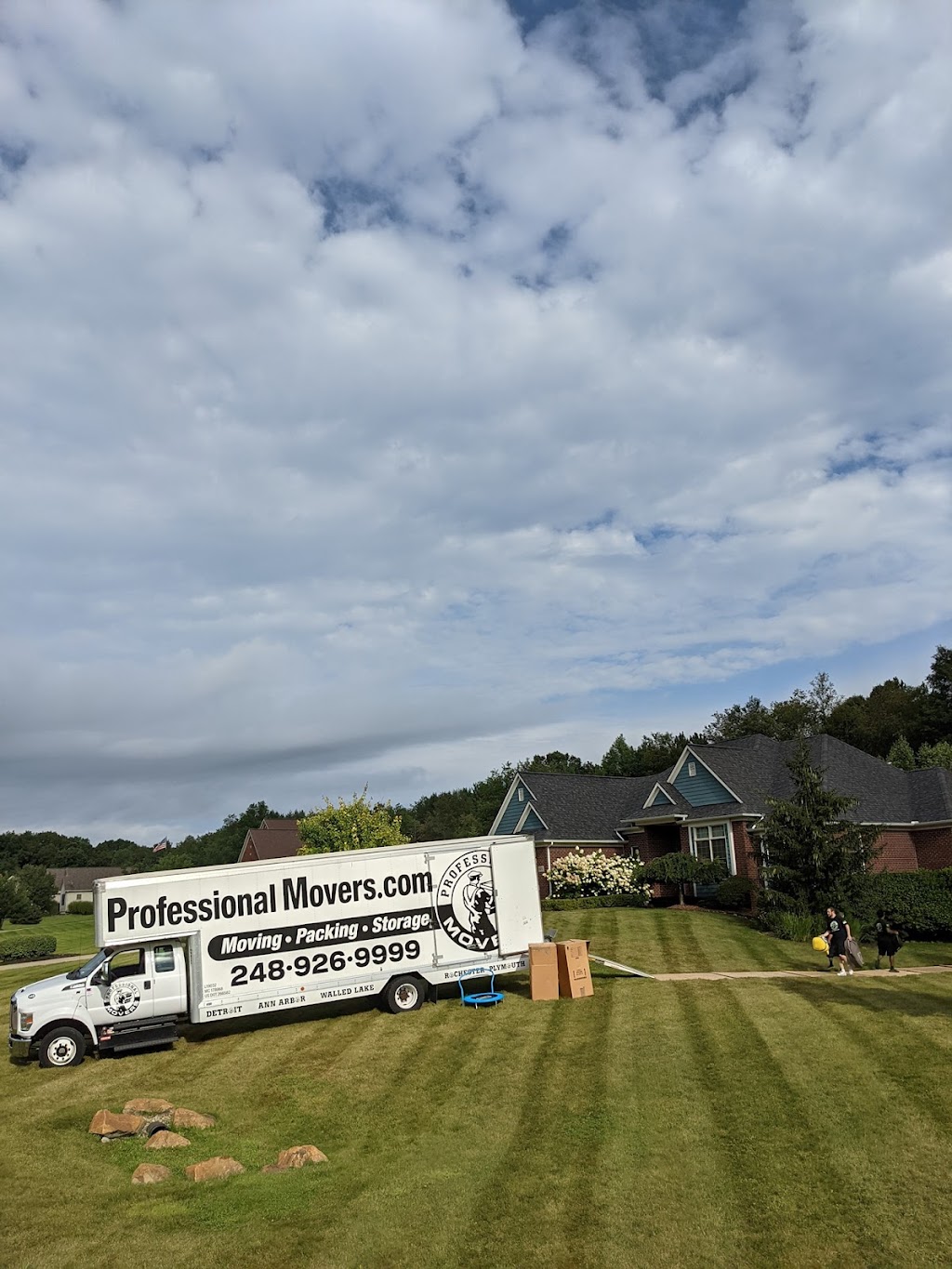 Professional Movers.com | 419 Golf View Ln Suite 133, Rochester, MI 48309, USA | Phone: (586) 371-7777