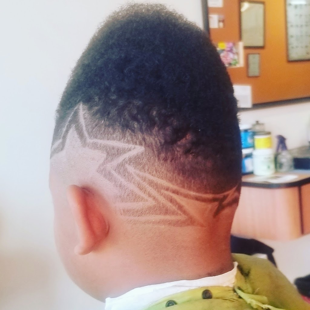 Classic Cuts L.A. barbershop | 4869 W Washington Blvd, Los Angeles, CA 90016, USA | Phone: (323) 879-9376