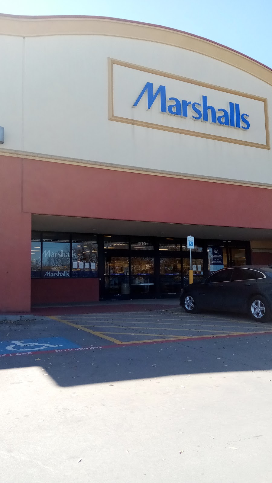 Marshalls | 3434 W Illinois Ave, Dallas, TX 75211, USA | Phone: (214) 331-1300