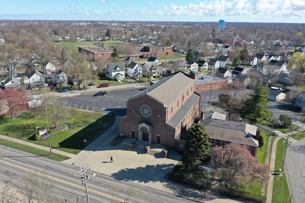 St Agnes Catholic Church | 611 Lake Ave, Elyria, OH 44035, USA | Phone: (440) 322-5622