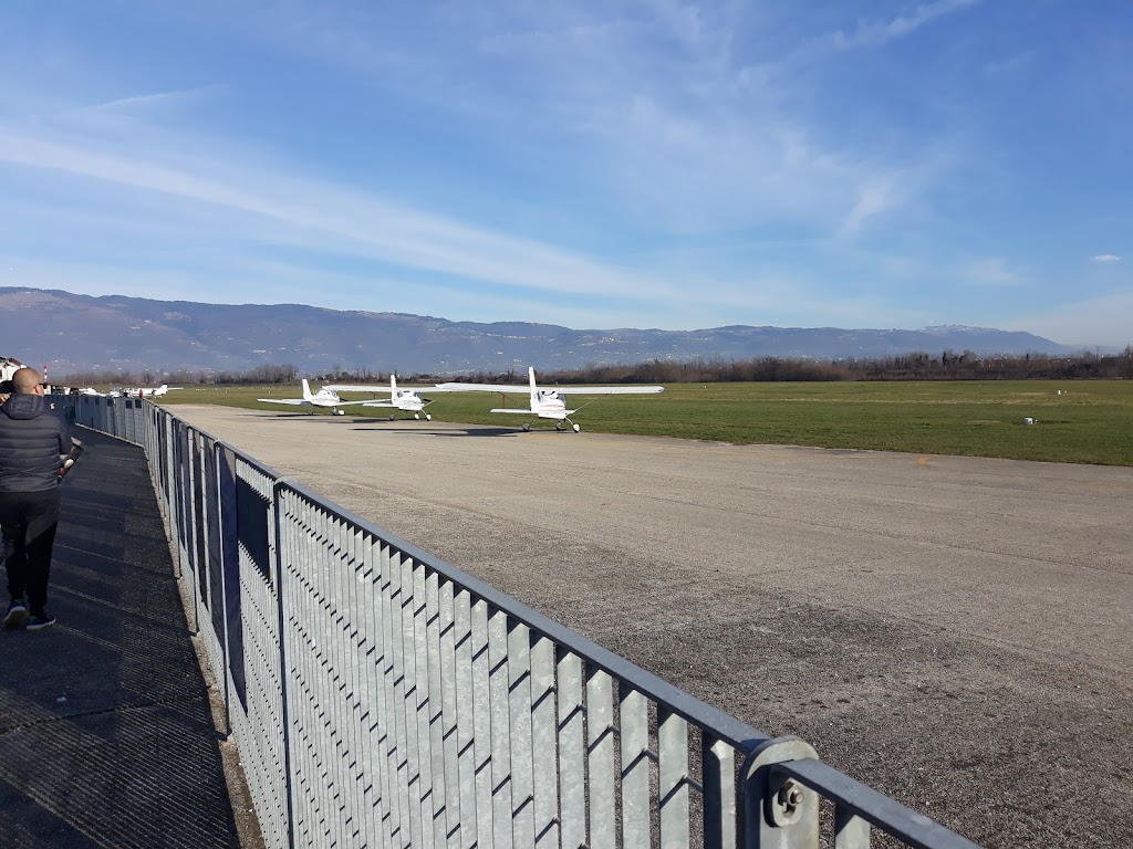 Aeroclub A. Ferrarin - Scuola di volo - Thiene | Via Prà Novei, 13, 36016 Thiene VI, Italy | Phone: 0445 380883