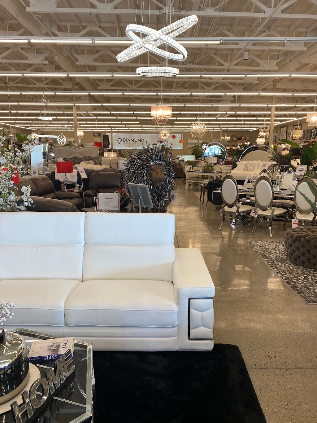 Savon Furniture Gallery | 4256 S Mooney Blvd, Visalia, CA 93277, USA | Phone: (559) 608-5996