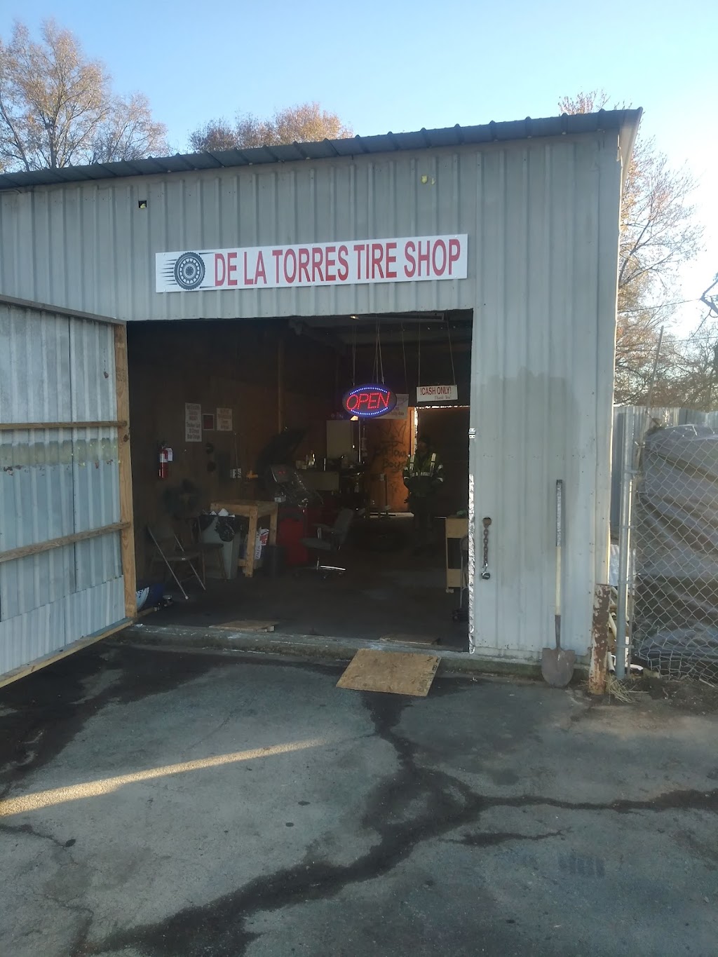 De La Torres Tire Shop | 1122 Pomeroy St, Graham, NC 27253, USA | Phone: (336) 343-3768