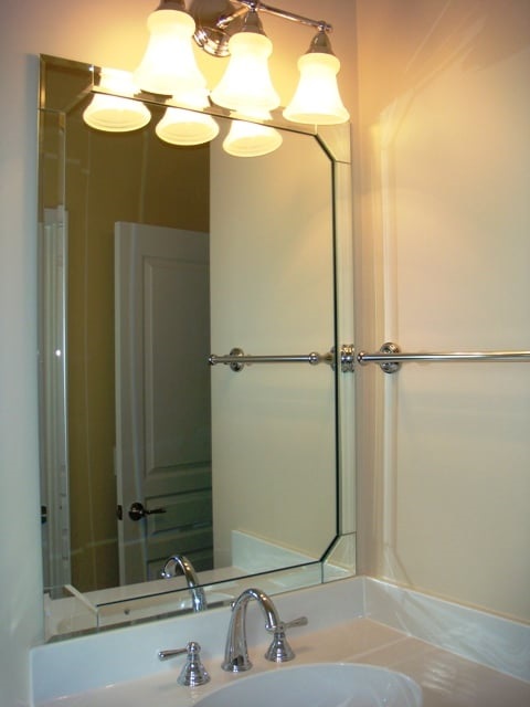 Lakeside Glass & Mirror | 7861-B Tudor Ln B, Argyle, TX 76226, USA | Phone: (469) 773-3753