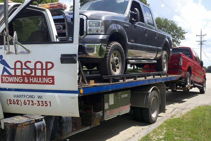 ASAP Towing, Hauling & Mobile Storage | 2940 WI-83, Hartford, WI 53027, USA | Phone: (262) 673-3351