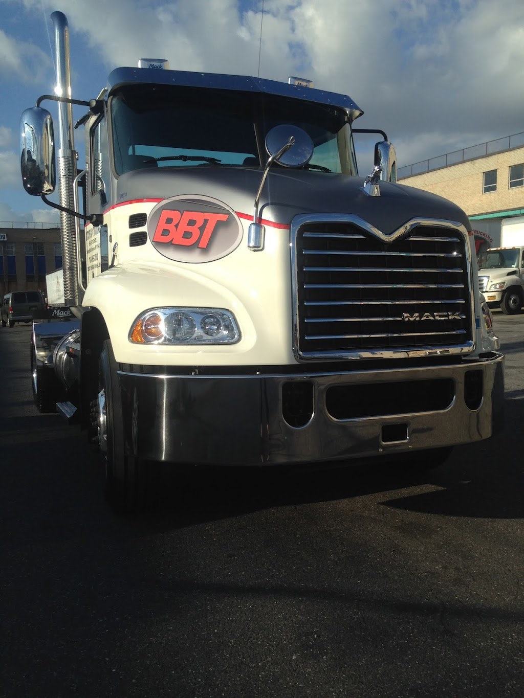 Butchs Boy Trucking | 475 Doughty Blvd, Inwood, NY 11096, USA | Phone: (718) 995-2880