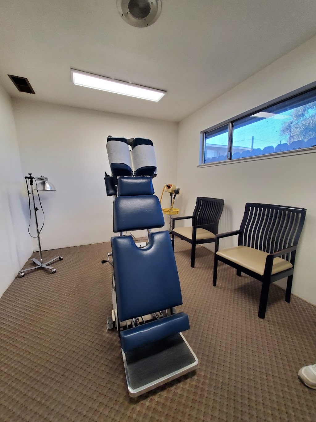 Dowell-Hoogendoorn Chiropractic | 440 E Center St #4728, Manteca, CA 95336, USA | Phone: (209) 239-1355