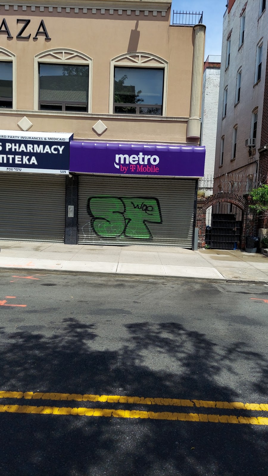 Metro by T-Mobile | 511 Ditmas Ave, Brooklyn, NY 11218, USA | Phone: (347) 529-1447