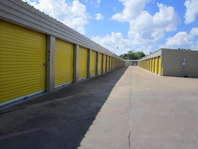 Tellus Self Storage - Hawn | 7979 C F Hawn Fwy, Dallas, TX 75217, USA | Phone: (214) 398-9116