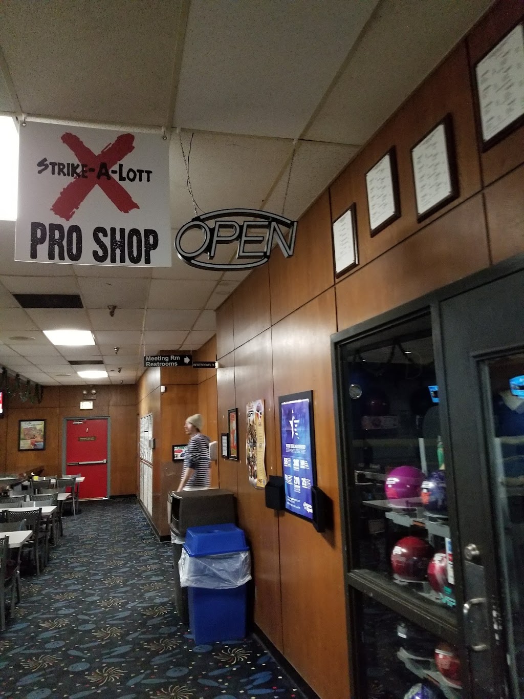 Strike-a-lott Pro Shop | 2701 W William Cannon Dr, Austin, TX 78745, USA | Phone: (512) 458-1215