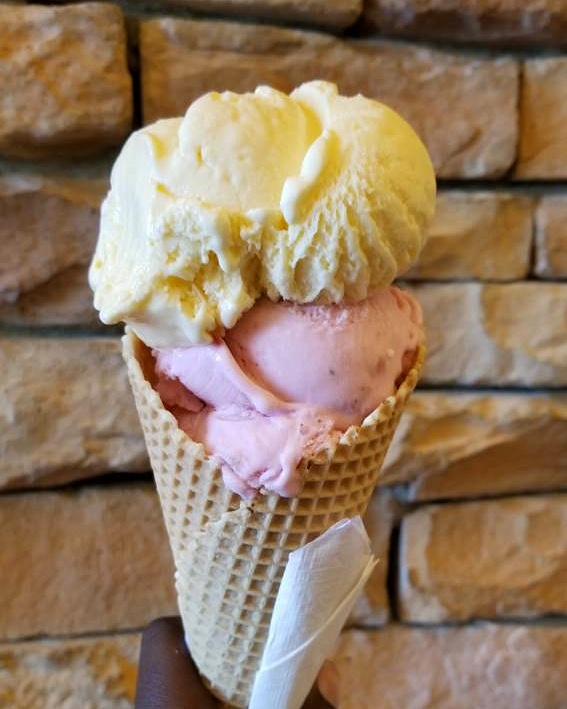 Braums Ice Cream & Dairy Store | 2825 E 101st St, Tulsa, OK 74137, USA | Phone: (918) 296-9120