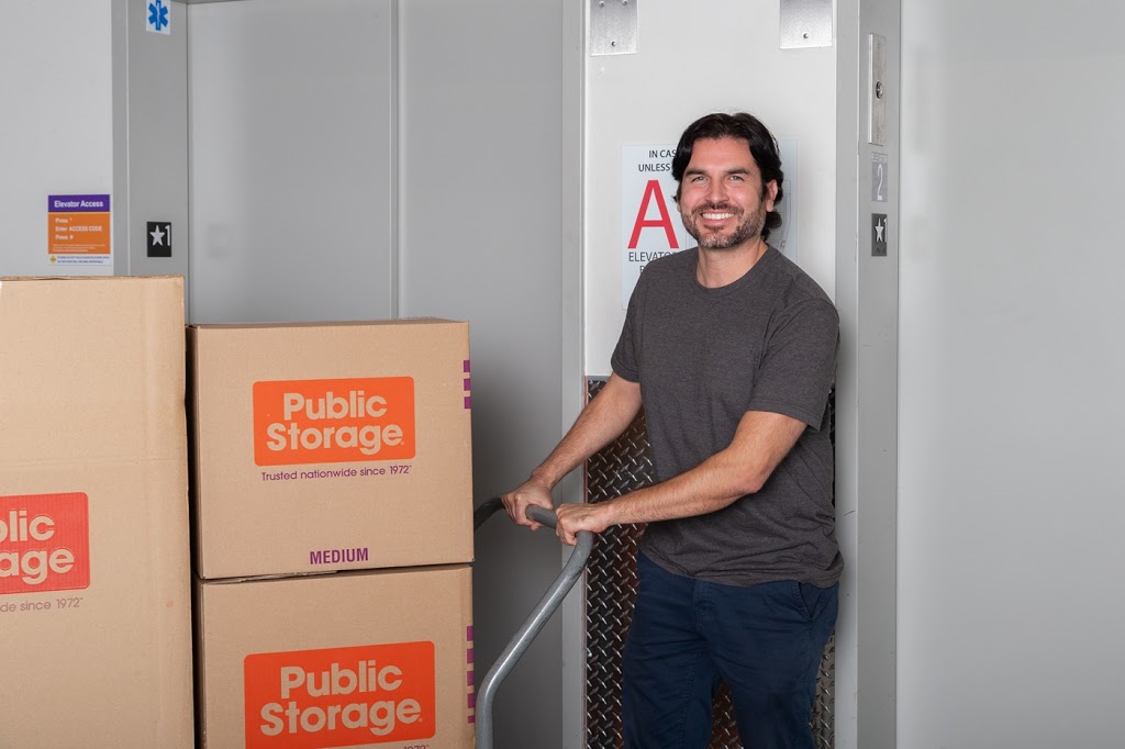 Public Storage | 2065 Placentia Ave, Costa Mesa, CA 92627, USA | Phone: (949) 945-0163