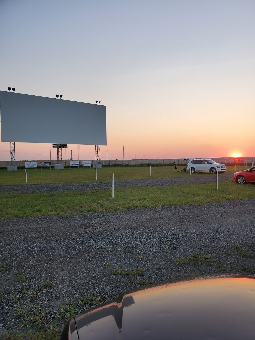 Quasar Drive-In | 13427 N 300th St, Valley, NE 68064, USA | Phone: (402) 819-7750