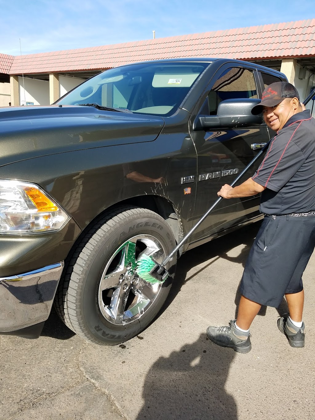 Weiss Guys Express Wash and Self Serve Car and Dog Wash | 7420 W Peoria Ave, Peoria, AZ 85345, USA | Phone: (623) 979-1177