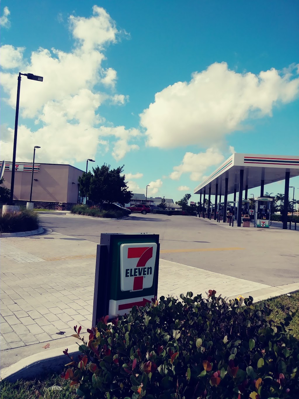 7-Eleven | 25 S Homestead Blvd, Homestead, FL 33030, USA | Phone: (305) 247-0744