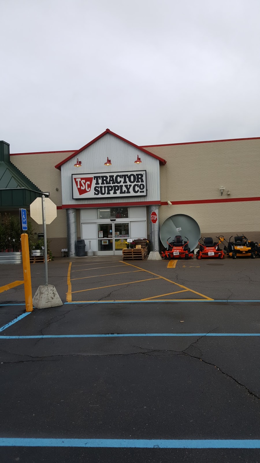 Tractor Supply Co. | 3000 Van Horn Rd, Trenton, MI 48183, USA | Phone: (734) 675-1398