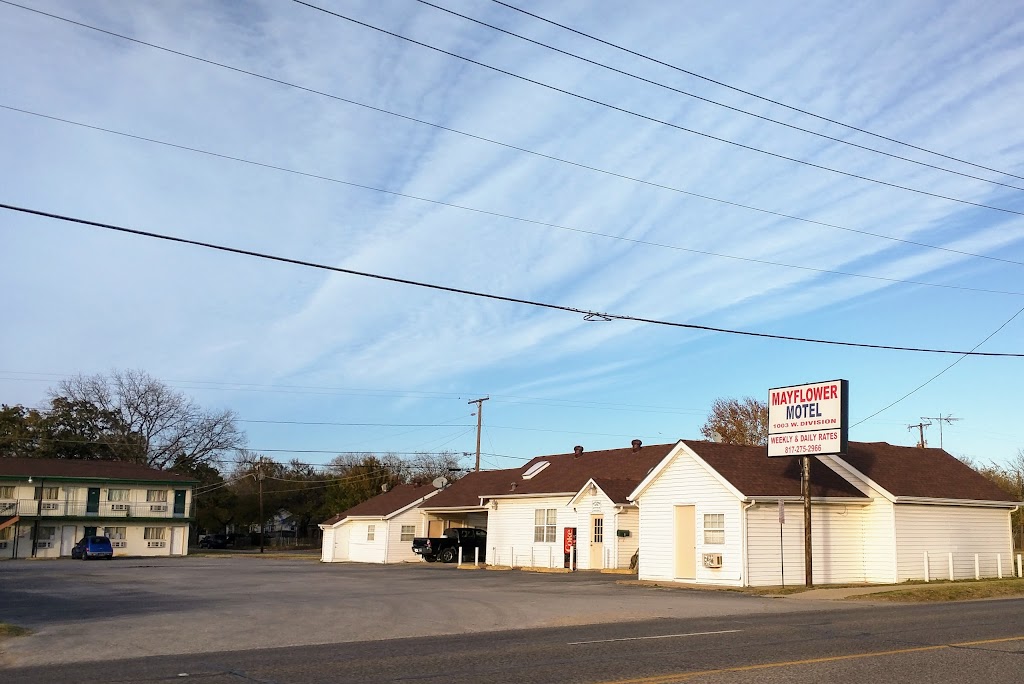 Mayflower Motel | 1003 W Division St, Arlington, TX 76012, USA | Phone: (817) 275-2966