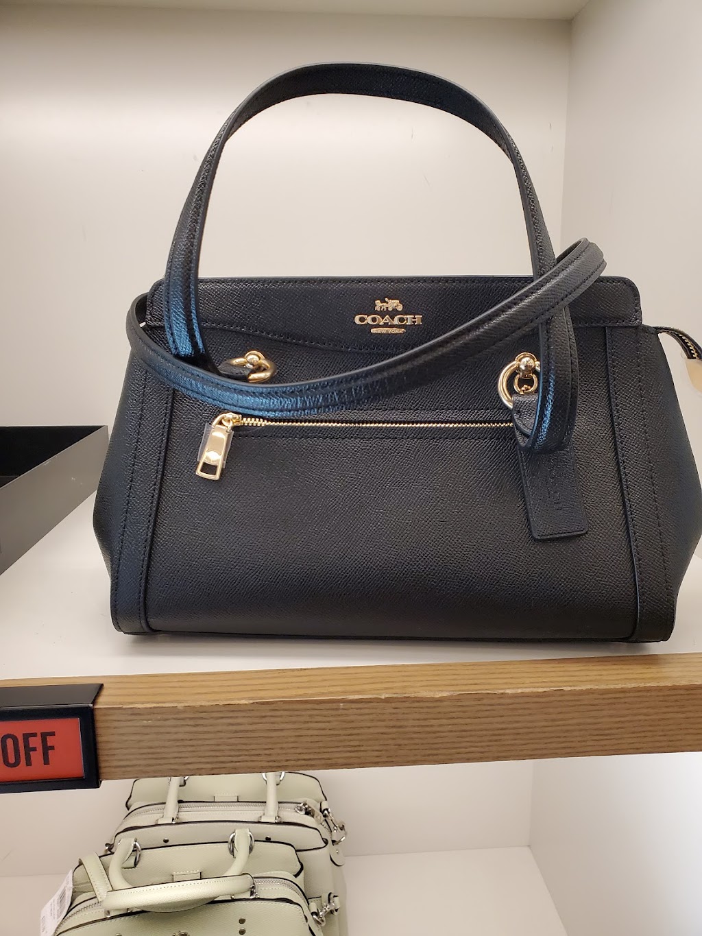 COACH Outlet | 651 Kapkowski Rd Space 2024, Elizabeth, NJ 07201, USA | Phone: (908) 820-0184