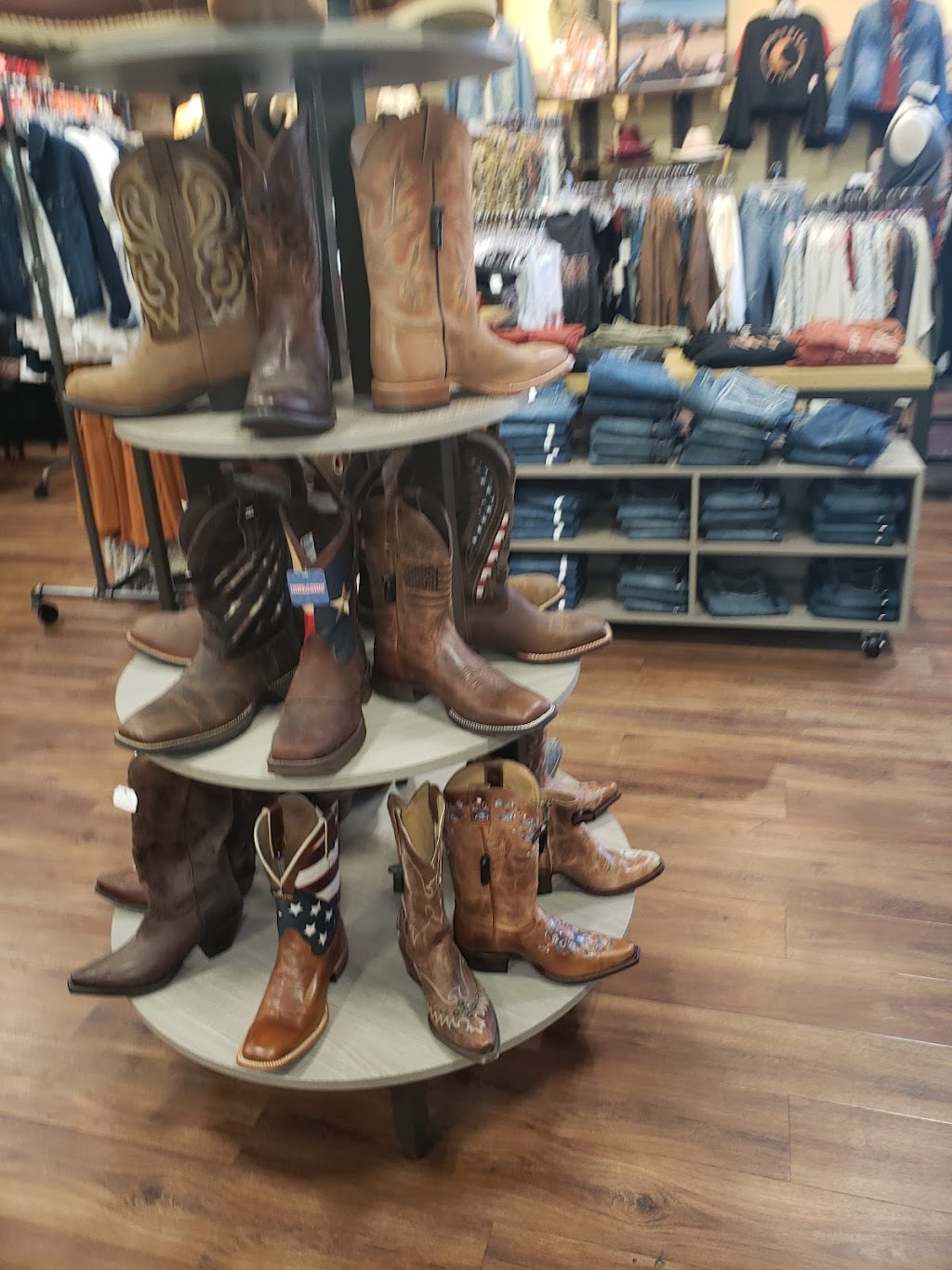 Boot Barn | 1673 W Lacey Blvd, Hanford, CA 93230, USA | Phone: (559) 796-0690