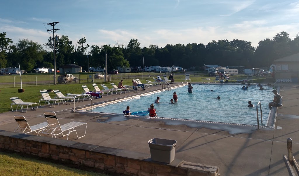 Jackson Lake Campground & Park LLC | 3715 Cedar Hill Rd NW, Canal Winchester, OH 43110, USA | Phone: (614) 837-2656