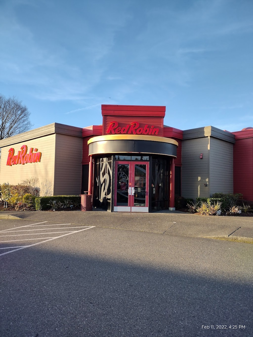 Red Robin Gourmet Burgers and Brews | 3609 9th St SW, Puyallup, WA 98373, USA | Phone: (253) 840-9901