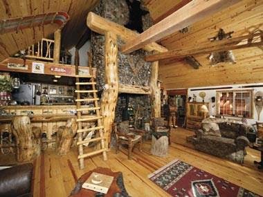 Lost Trail Lodge | 8600 Cold Stream Rd, Truckee, CA 96161, USA | Phone: (530) 320-9268