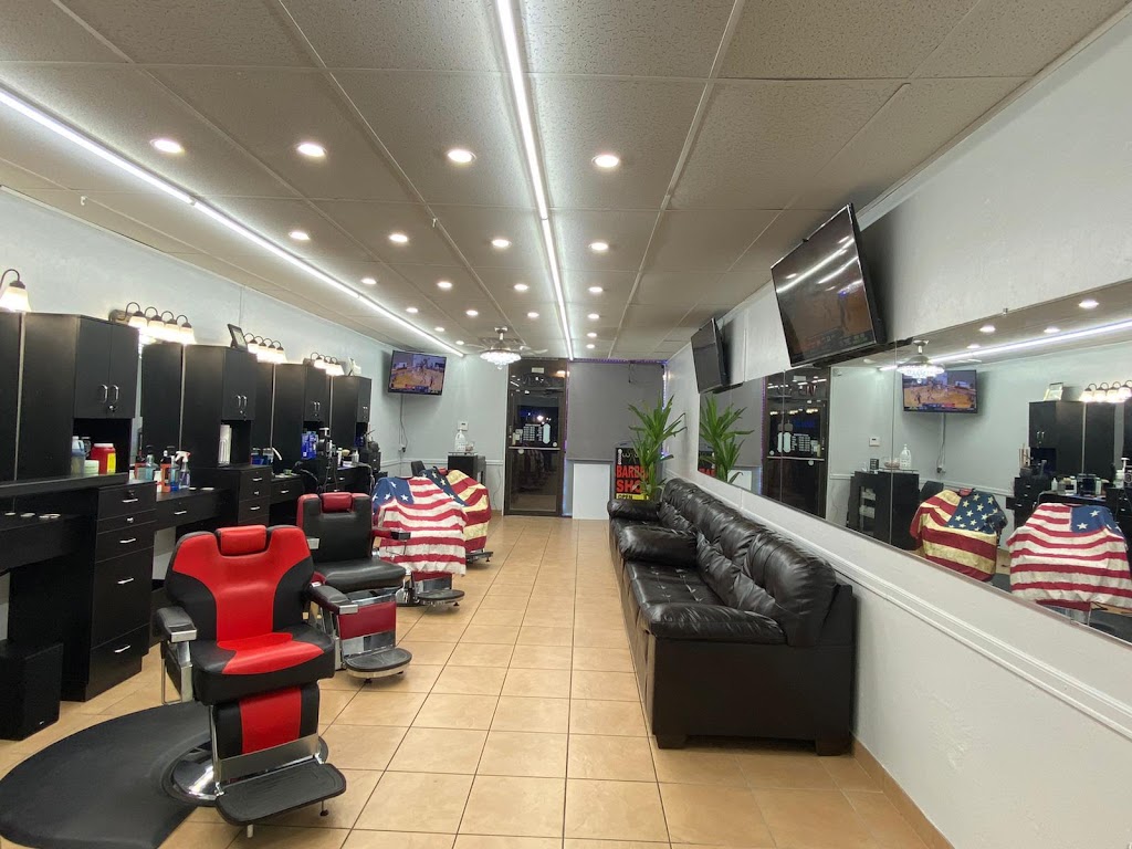 Luxury Barber Shop | 2324 W Northern Ave, Phoenix, AZ 85021, USA | Phone: (602) 368-7312