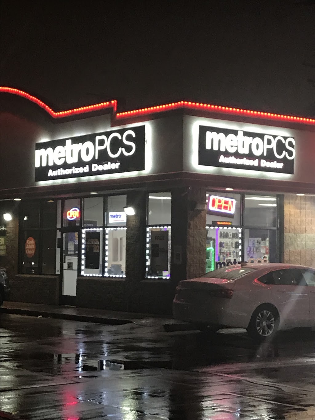 Metro by T-Mobile | 27135 Van Dyke Ave, Warren, MI 48093, USA | Phone: (586) 393-6900