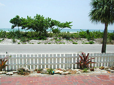 Beach Palms of Siesta Key Village | 153 Beach Road 5302 Avenida Navarra 5306, 5310 Avenida Navarra, Siesta Key, FL 34242, USA | Phone: (888) 941-7368