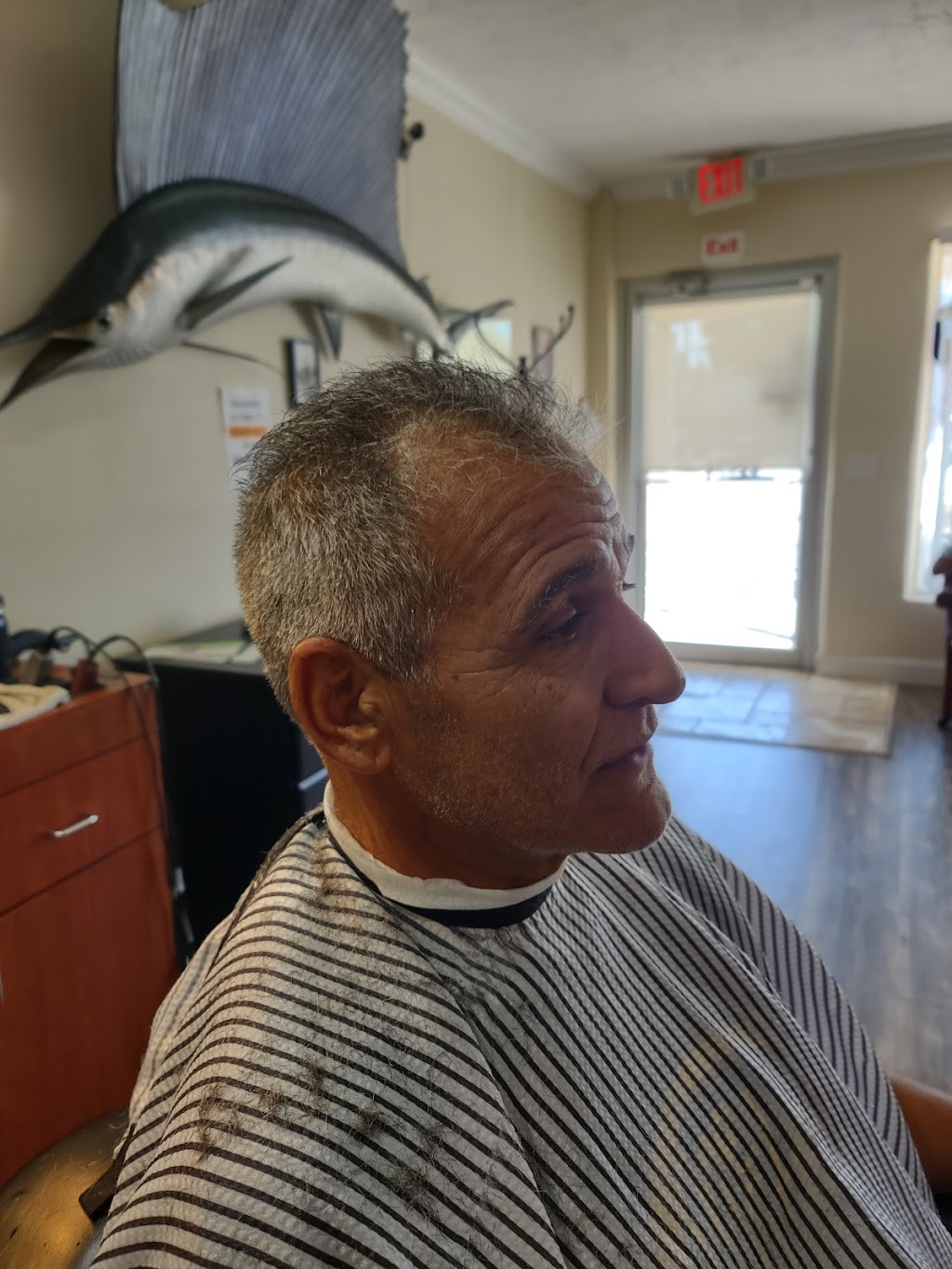 Gluffs Barbershop | 1890 W Bay Dr w2, Largo, FL 33770, USA | Phone: (727) 584-8181