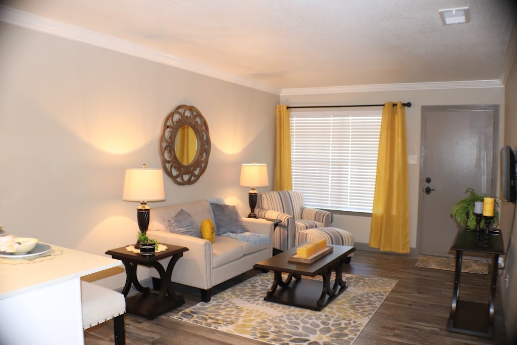 Villas at The Parks Apartments | 3638 Waverly Dr, Arlington, TX 76015, USA | Phone: (817) 435-9806