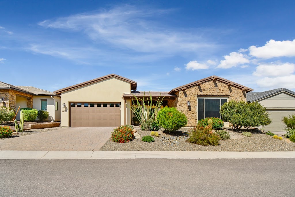 Karla Osmun with HomeSmart Corporate | 8388 E Hartford Dr Suite 100, Scottsdale, AZ 85255, USA | Phone: (480) 364-7576