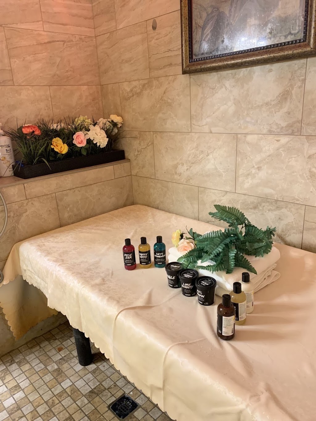 Star Massage | 9827 Grand Ave Unit B, Sun City, AZ 85351, USA | Phone: (623) 322-5159