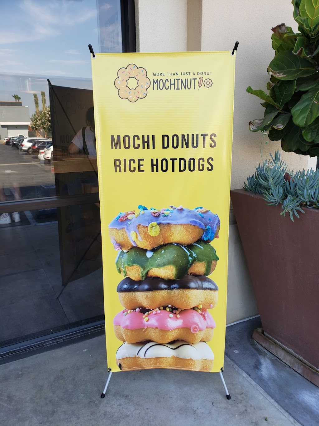 Mochinut | 11312 South St, Cerritos, CA 90703, USA | Phone: (562) 402-9141