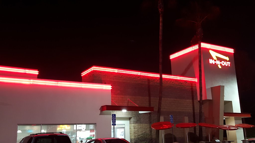 In-N-Out Burger | 7926 Valley View St, Buena Park, CA 90620, USA | Phone: (800) 786-1000