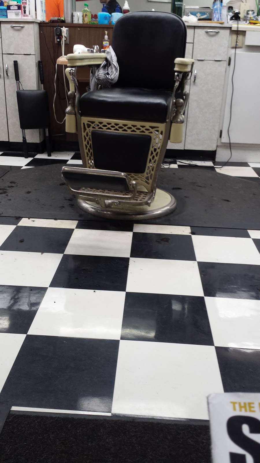 Rons Northview Barber Shop | Northview Village Shopping Center, 34958 Center Ridge Rd, North Ridgeville, OH 44039, USA | Phone: (440) 327-8264