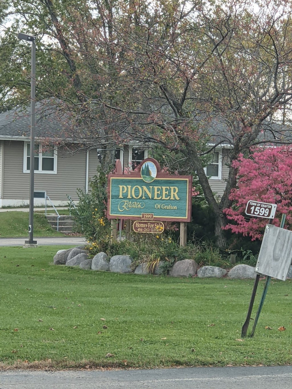 Pioneer Mobile Home Park | 1599 N Port Washington Rd, Grafton, WI 53024, USA | Phone: (414) 282-2000