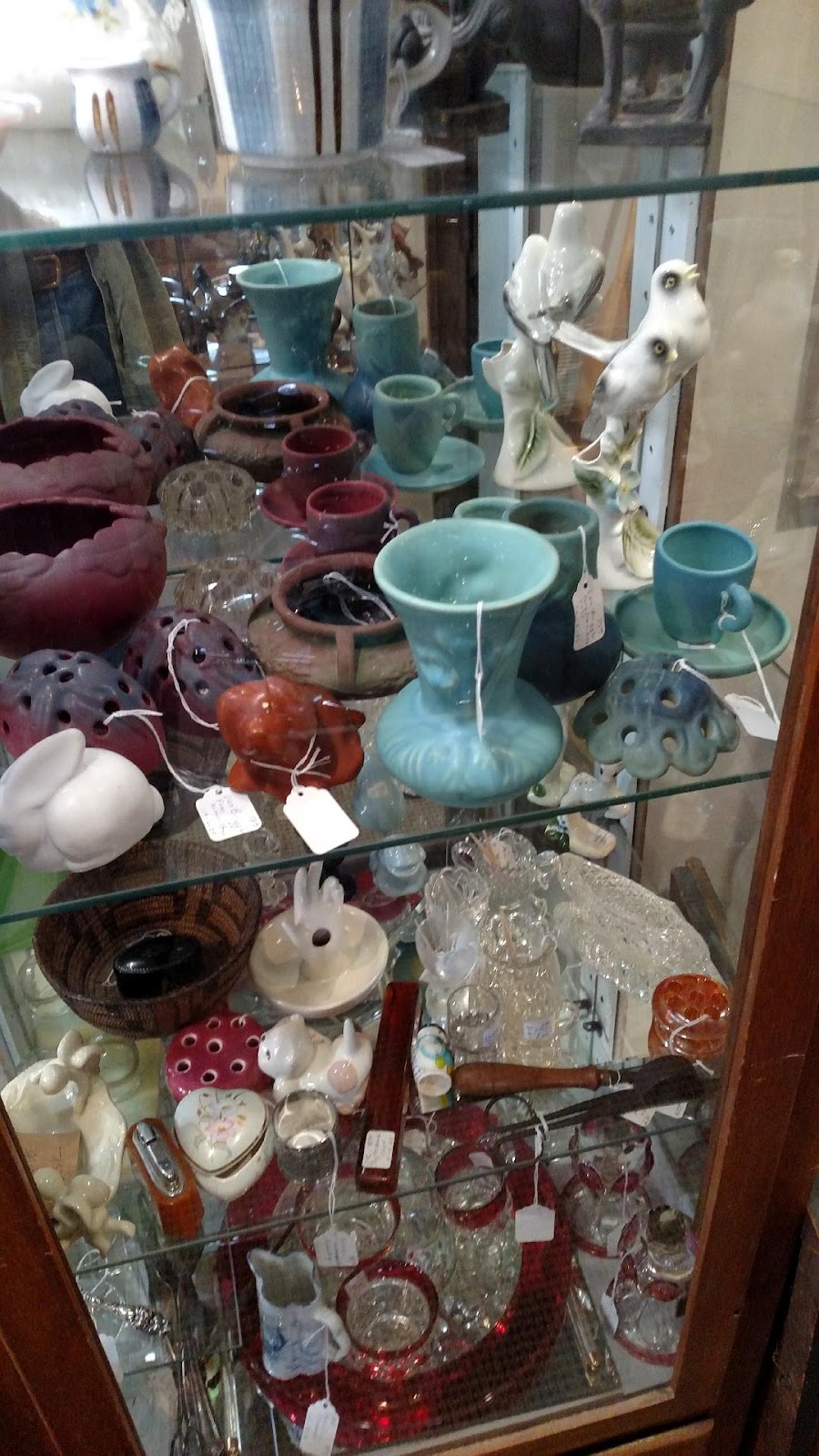 Lakeview Antiques and Collectables | 41990 Big Bear Blvd, Big Bear Lake, CA 92315, USA | Phone: (808) 927-9885