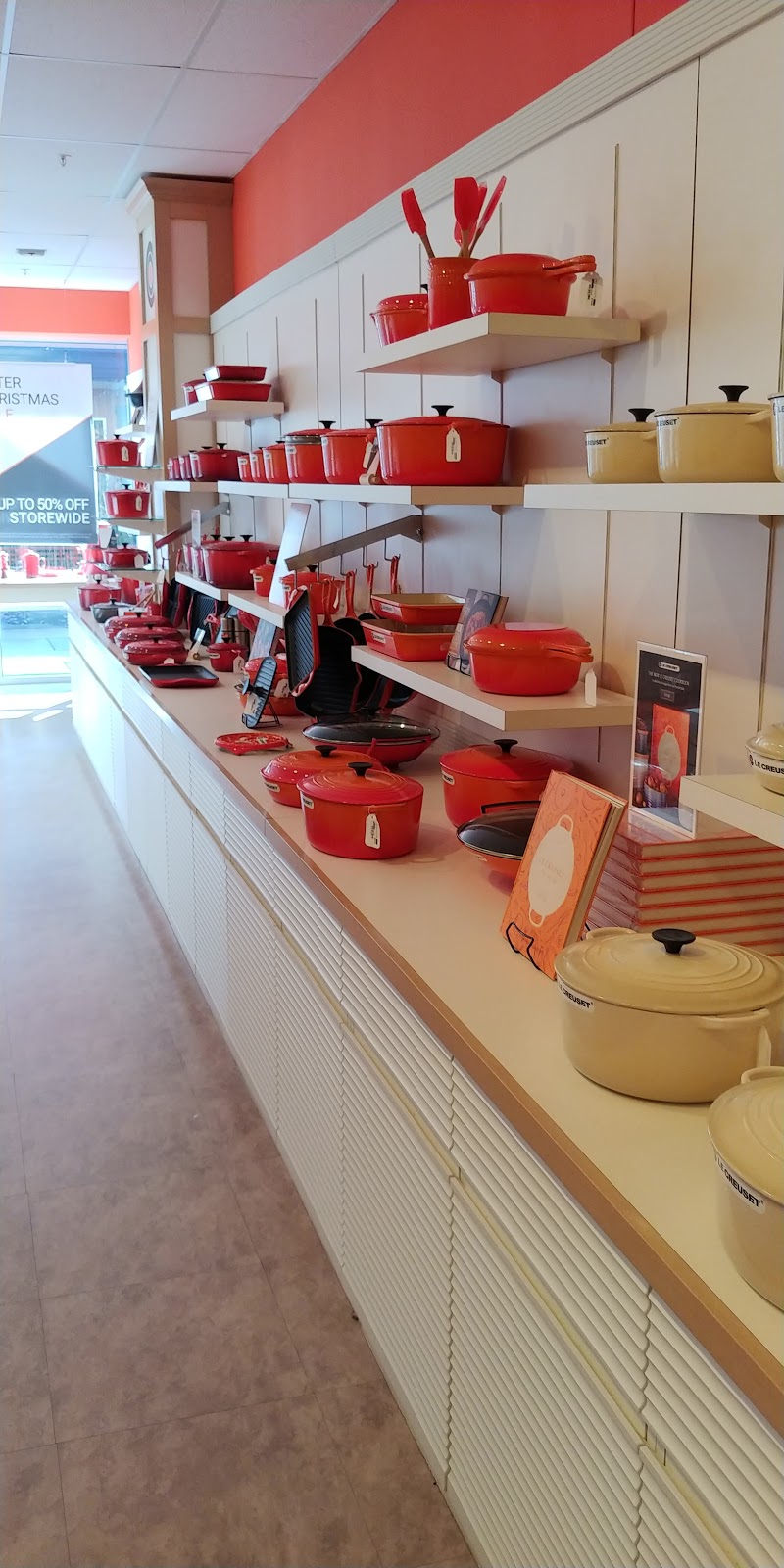 Le Creuset Outlet Store | 864 Premium Outlets Dr, Monroe, OH 45050, USA | Phone: (513) 539-8572