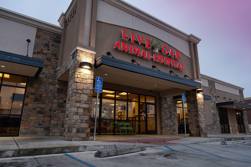 Live Oak Animal Hospital | 5214 98th St #100, Lubbock, TX 79424, USA | Phone: (806) 794-9000