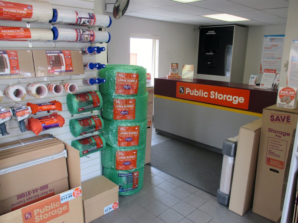 Public Storage | 20065 15th Ave NE, Shoreline, WA 98155, USA | Phone: (206) 457-2734